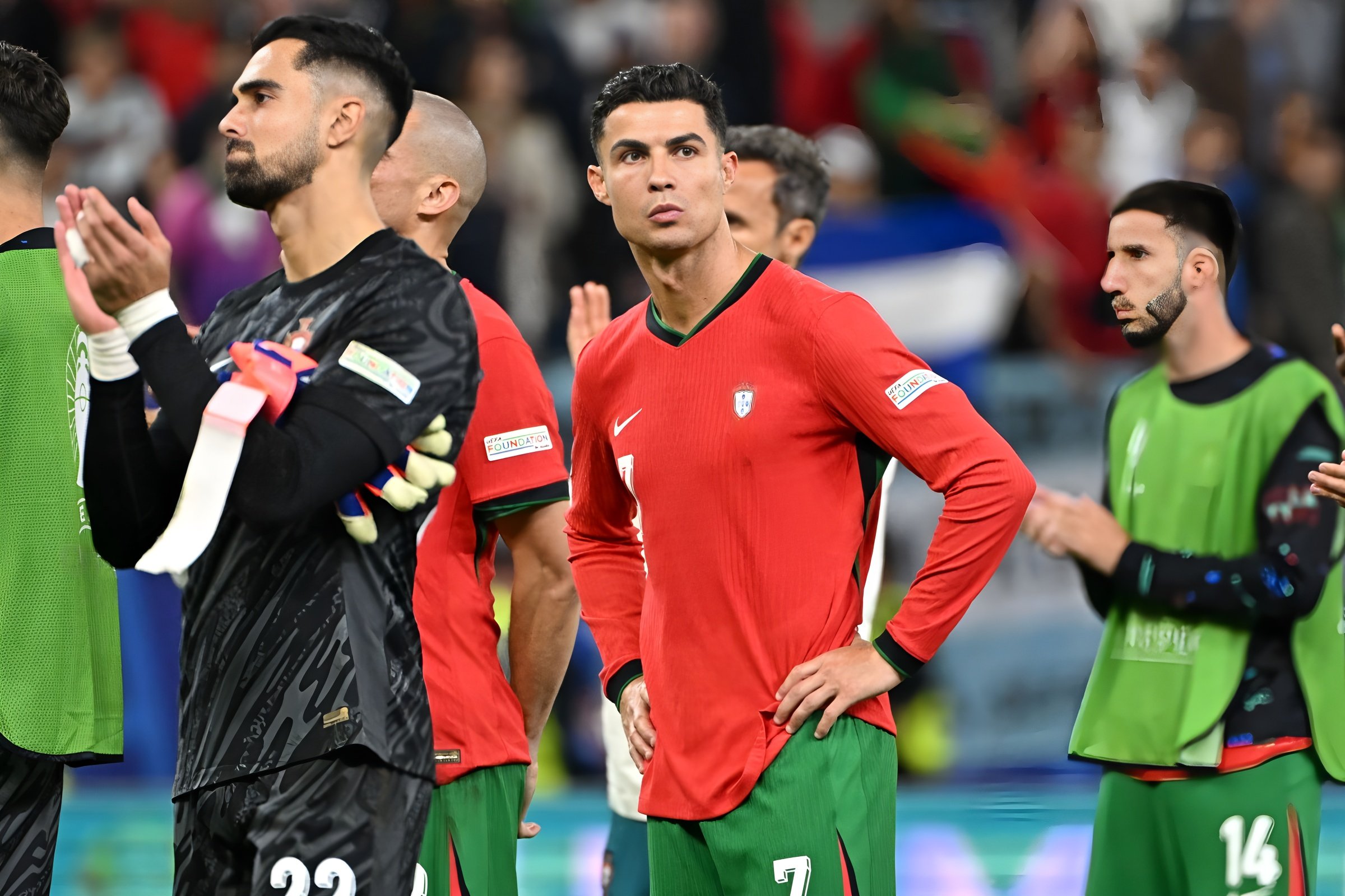 九游体育-清晨巴塞罗那备战足总杯清晨纽卡斯尔官宣签约，现场解说直呼：里程碑夜达拉斯独行侠刷新队史纪录